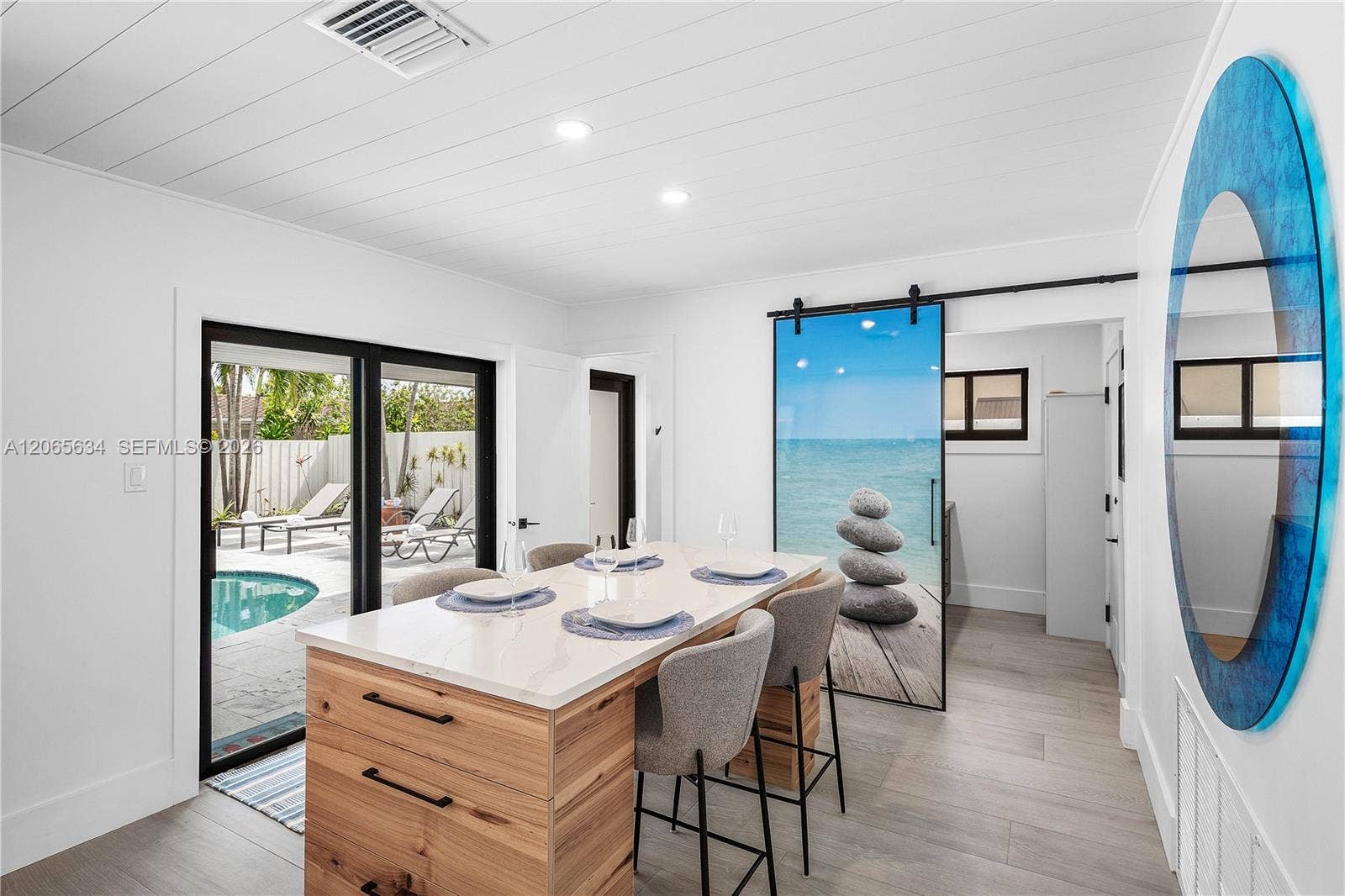 2153 Imperial Point Drive, Fort Lauderdale, FL 33308 BREAKFAST NOOK WITH STORAGE