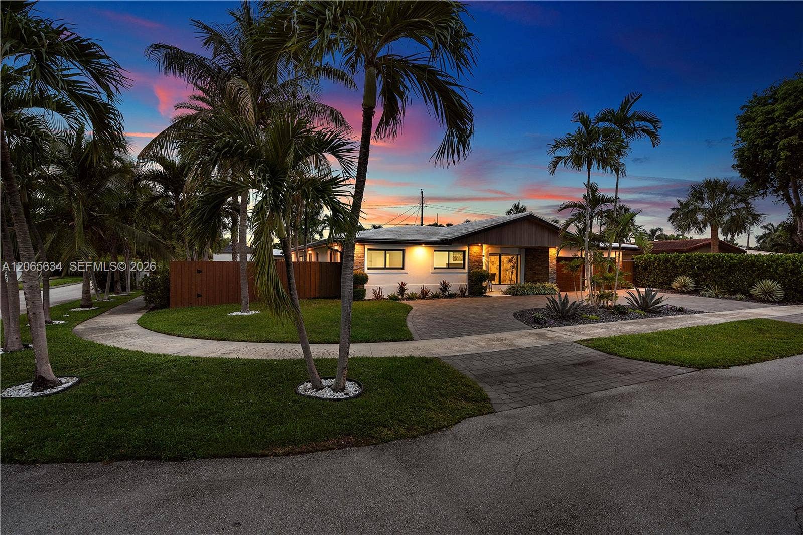 2153 Imperial Point Drive, Fort Lauderdale, FL 33308 CORNER LOT