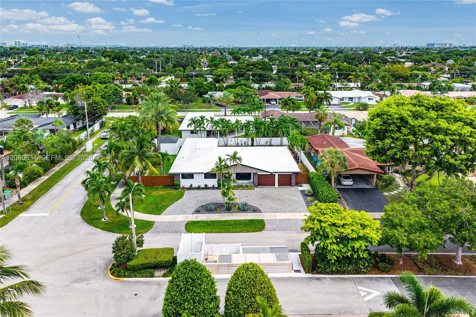 2153 Imperial Point Drive, Fort Lauderdale, FL 33308 CORNER LOT