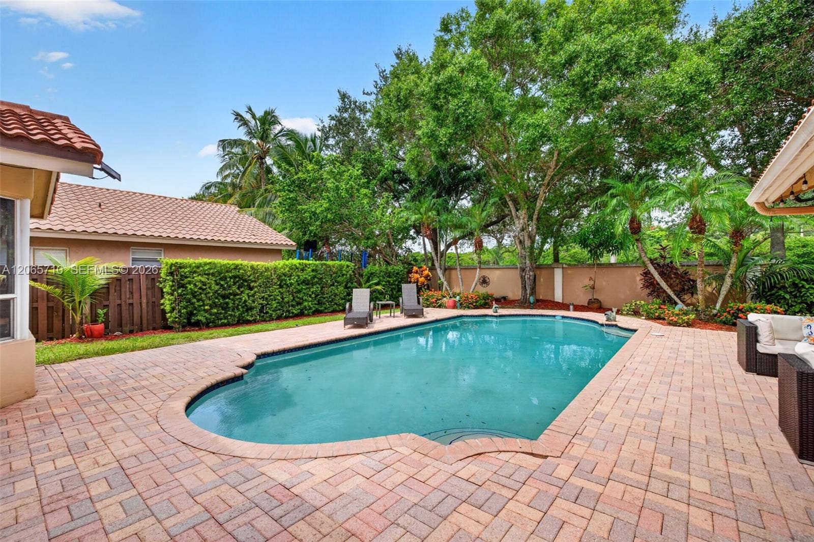 581 NW 110th Avenue, Plantation, FL 33324 Photo 2