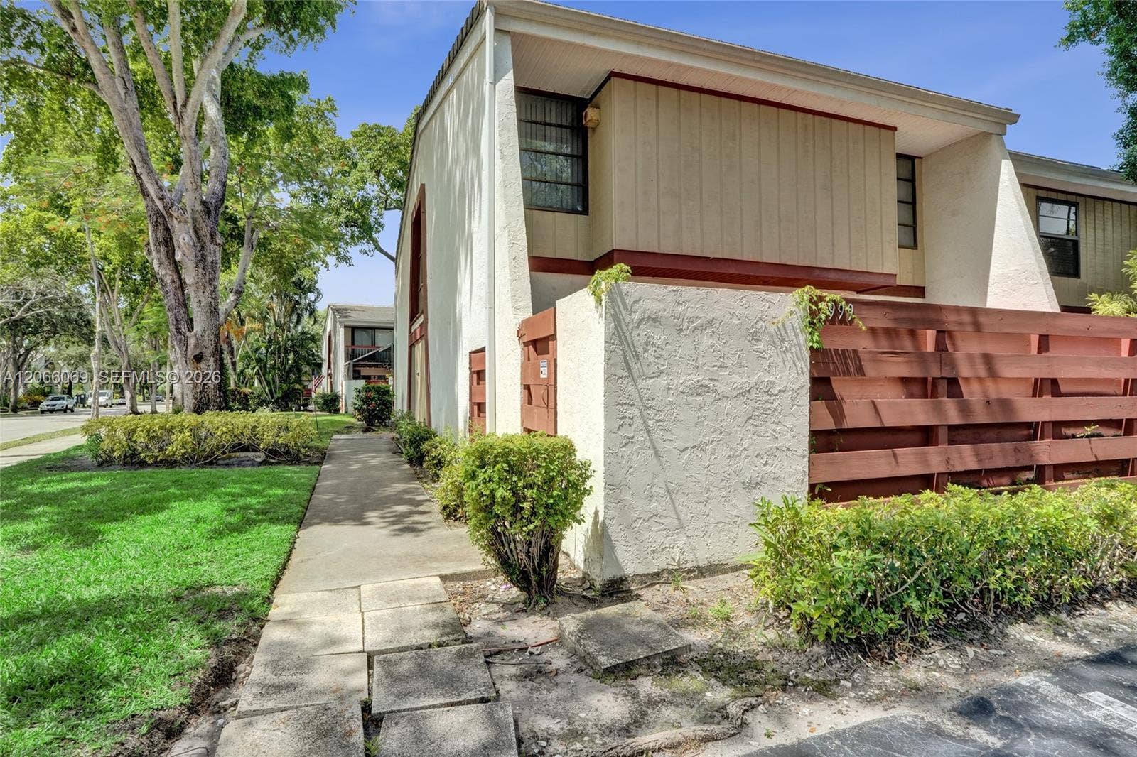 2999 Lakewood Lane, Hollywood, FL 33021 Photo 1