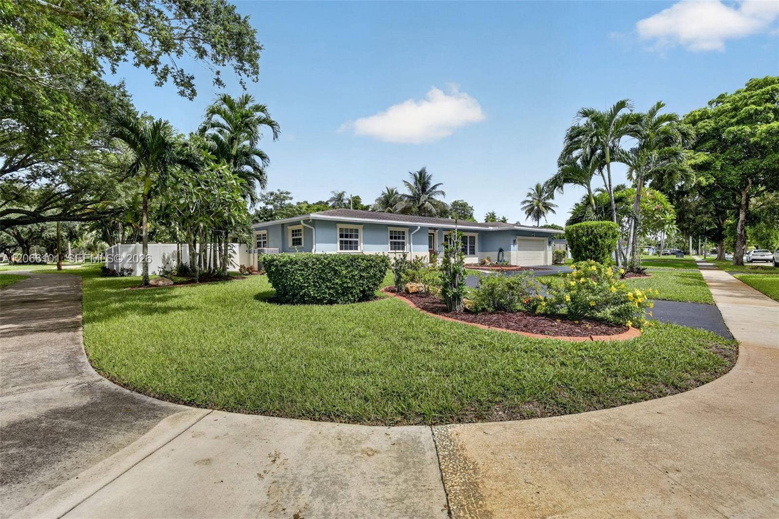 801 Ixora Lane, Plantation, FL 33317 Photo 1