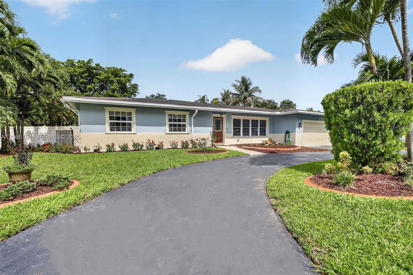 801 Ixora Lane, Plantation, FL 33317 Photo 2