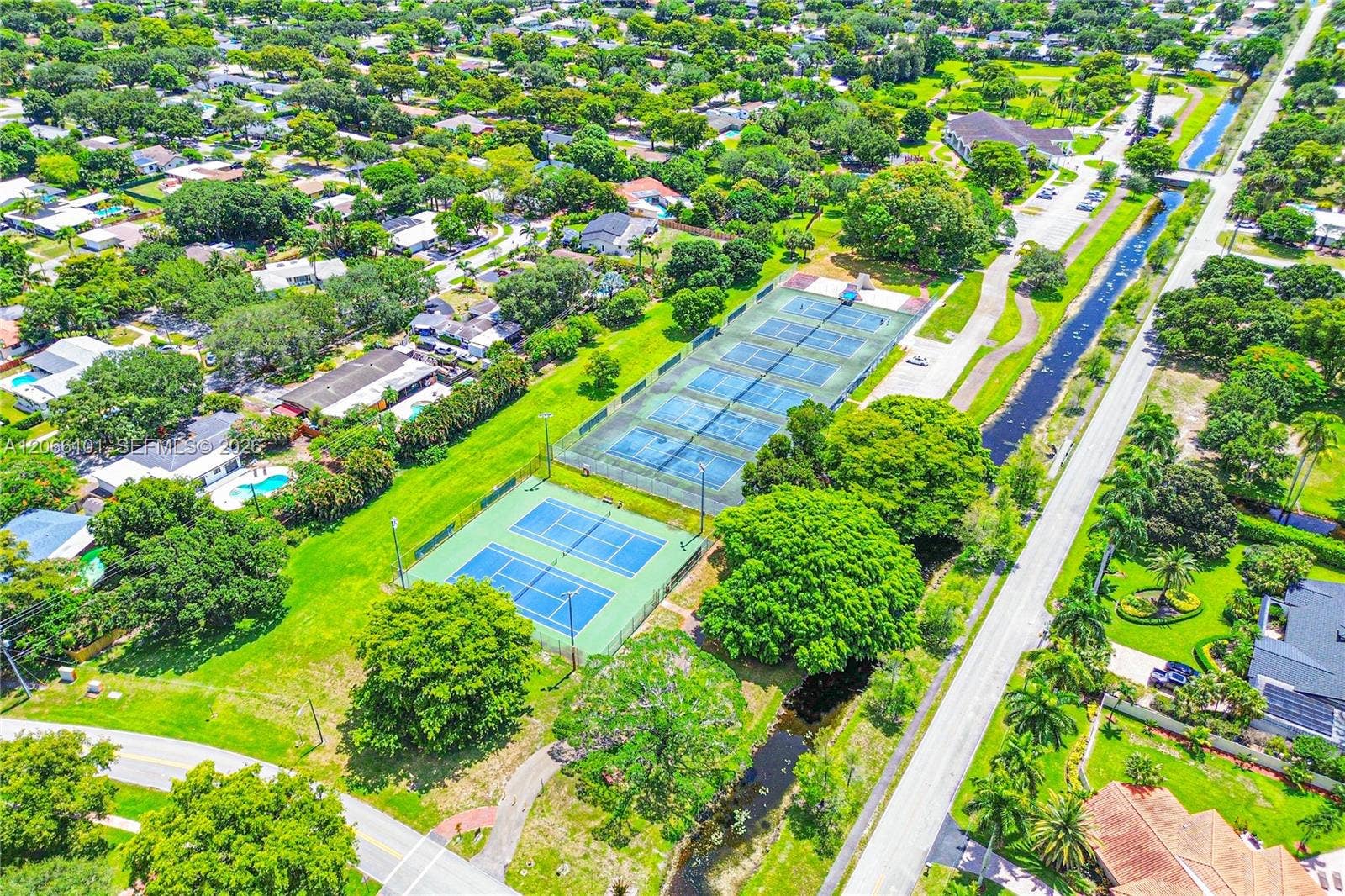 801 Ixora Lane, Plantation, FL 33317 Plantation Community Center