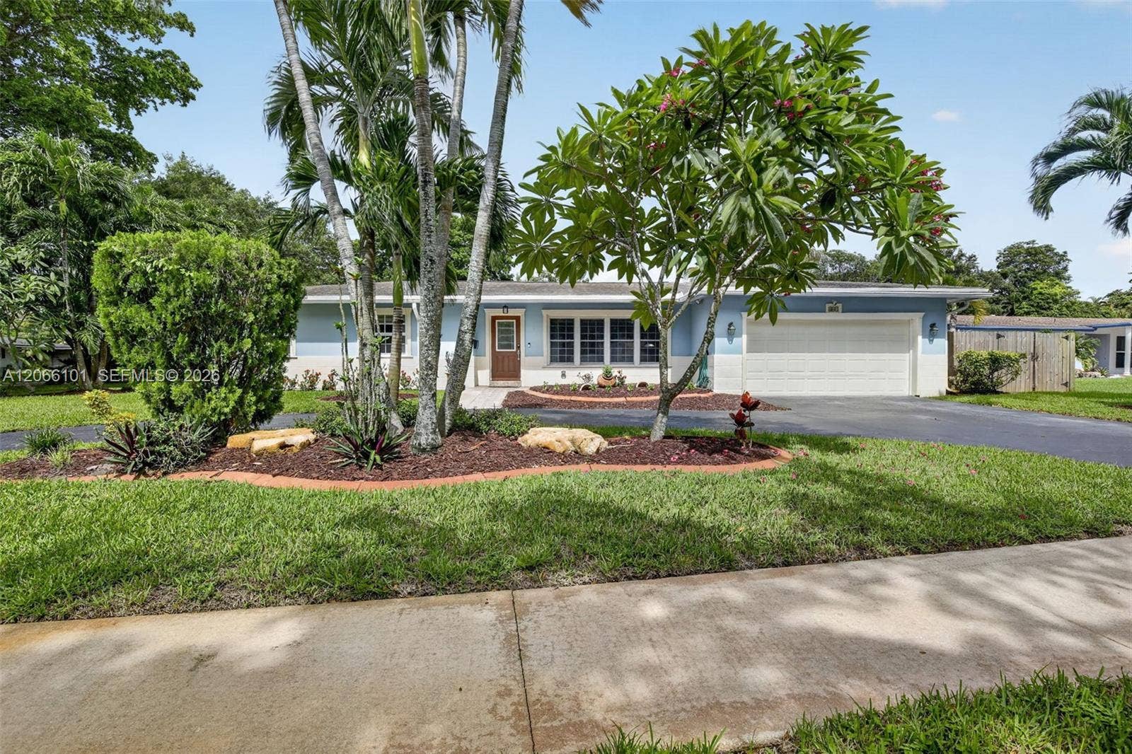 801 Ixora Lane, Plantation, FL 33317 Photo 3