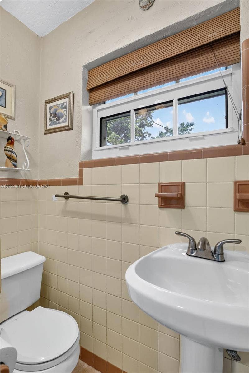 801 Ixora Lane, Plantation, FL 33317 3rd Bathroom