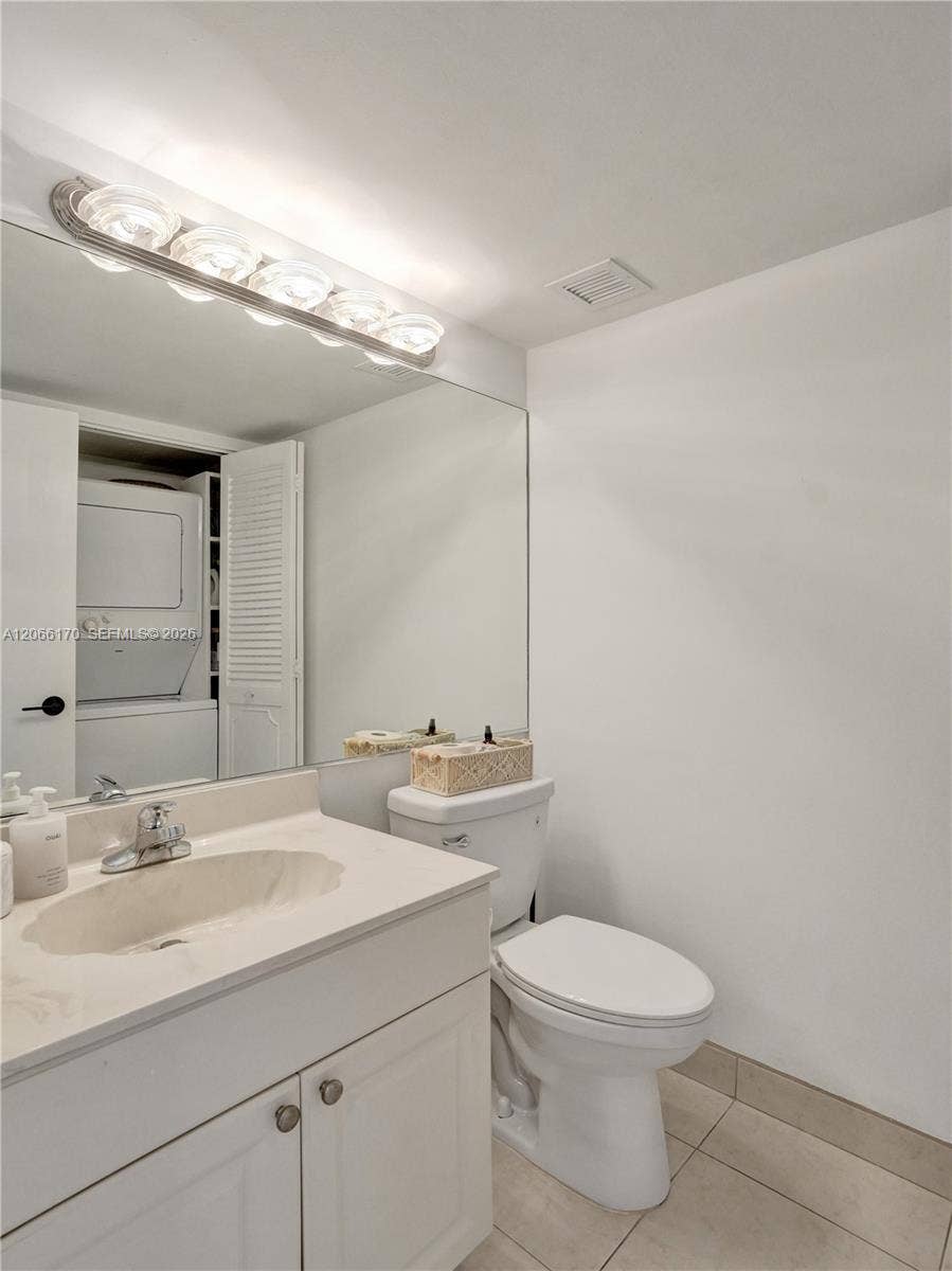 1170 N Federal Highway, #1008, Fort Lauderdale, FL 33304 Washer and Dryer!