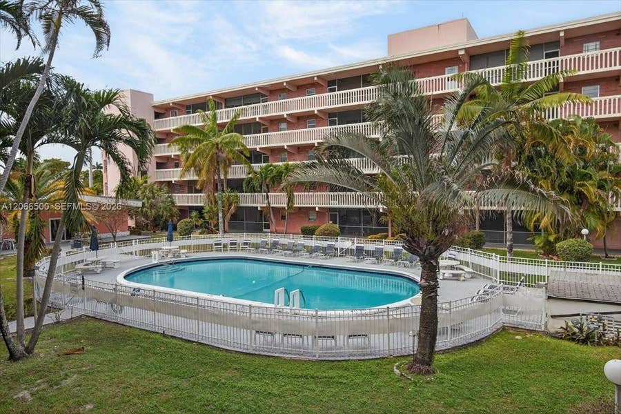 Property photo for 180 NE 12th Avenue, #11D, Hallandale Beach, FL