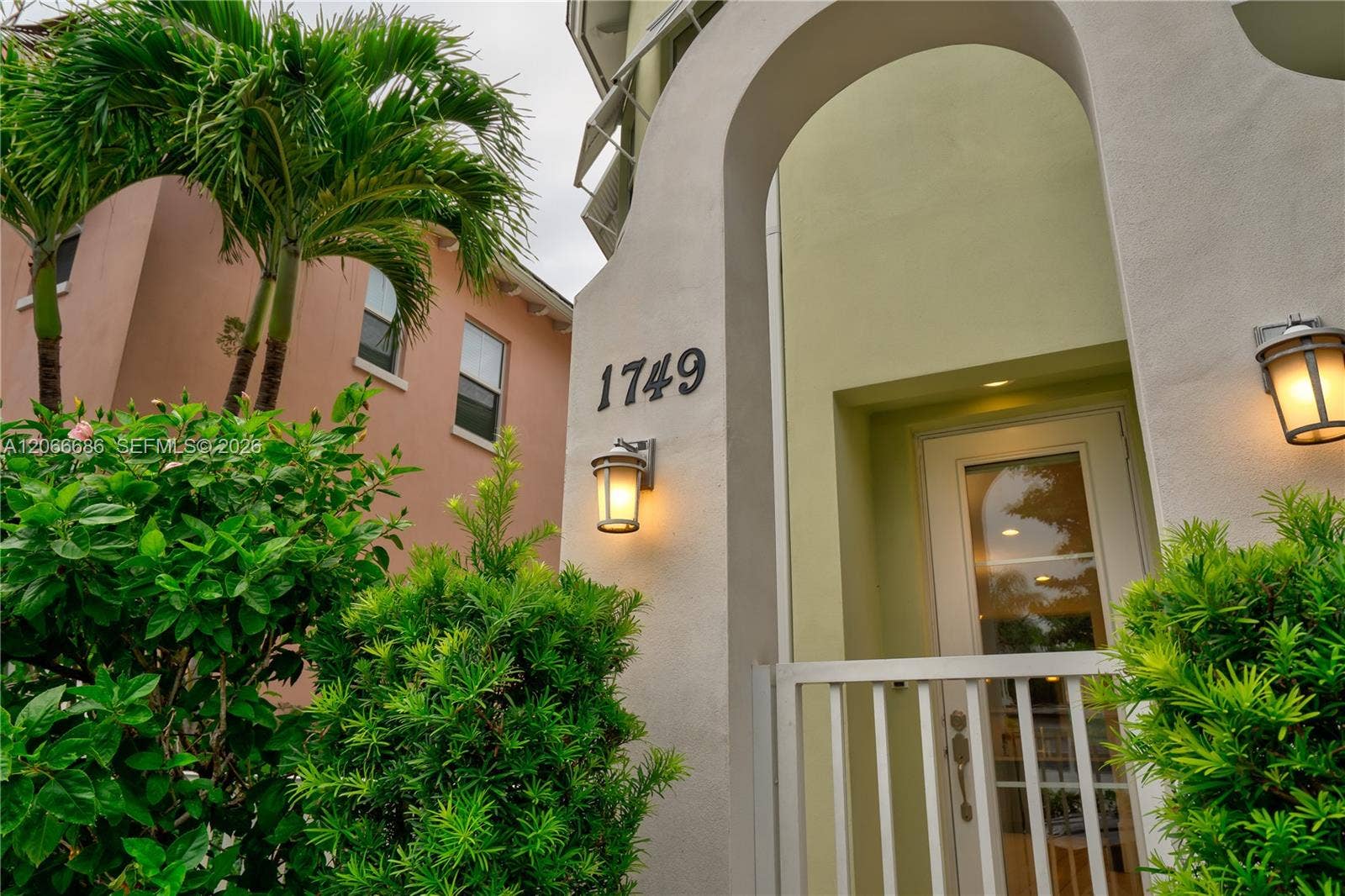 1749 NE 9th Street, Fort Lauderdale, FL 33304 Photo 3