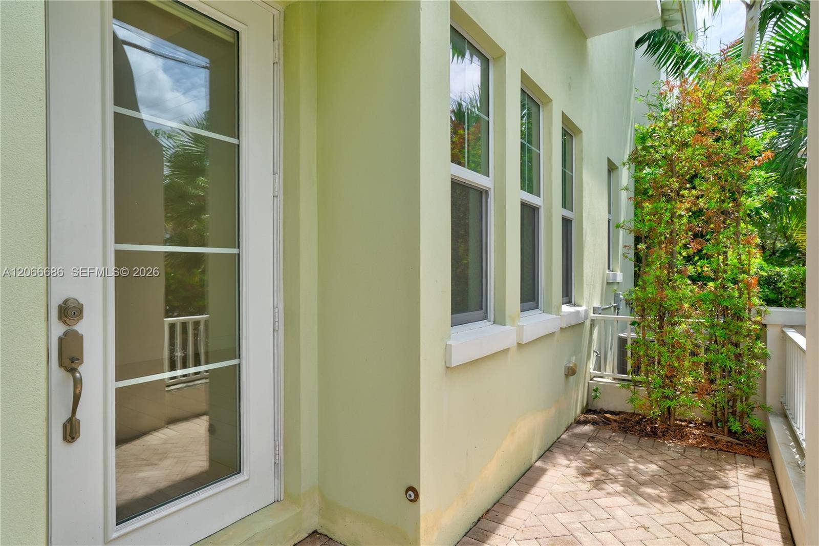 1749 NE 9th Street, Fort Lauderdale, FL 33304 Photo 5