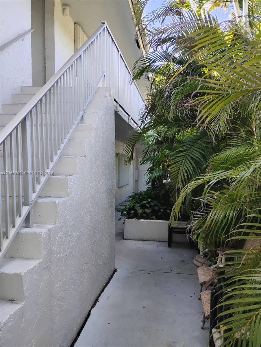 305 SE 12th Avenue, Pompano Beach, FL 33060 Photo 7