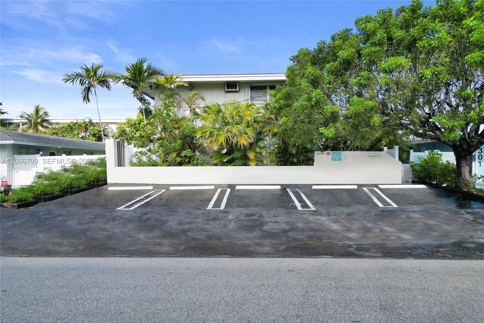 305 SE 12th Avenue, Pompano Beach, FL 33060 Photo 3