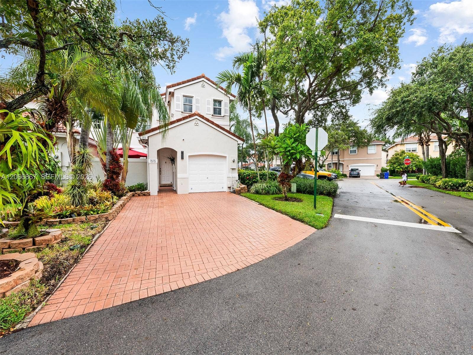 1515 Seagrape Way, Hollywood, FL 33019 Photo 3