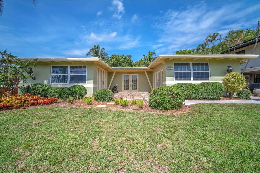 Property photo for 2555 Nassau Lane, Fort Lauderdale, FL