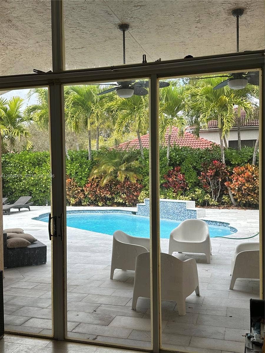 966 Spoonbill Circle, Weston, FL 33326 Photo 4