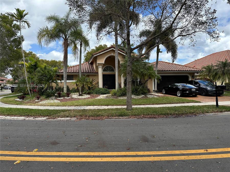 Property photo for 966 Spoonbill Circle, Weston, FL