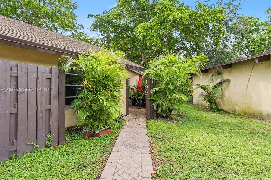 Property photo for 139 Essex Road, #4-28, Hollywood, FL