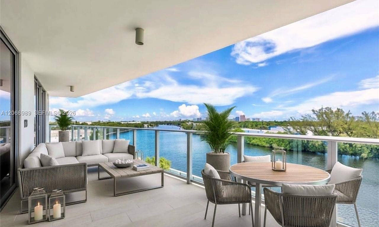 1180 N Federal Highway, #501, Fort Lauderdale, FL 33304 Virtually Staged