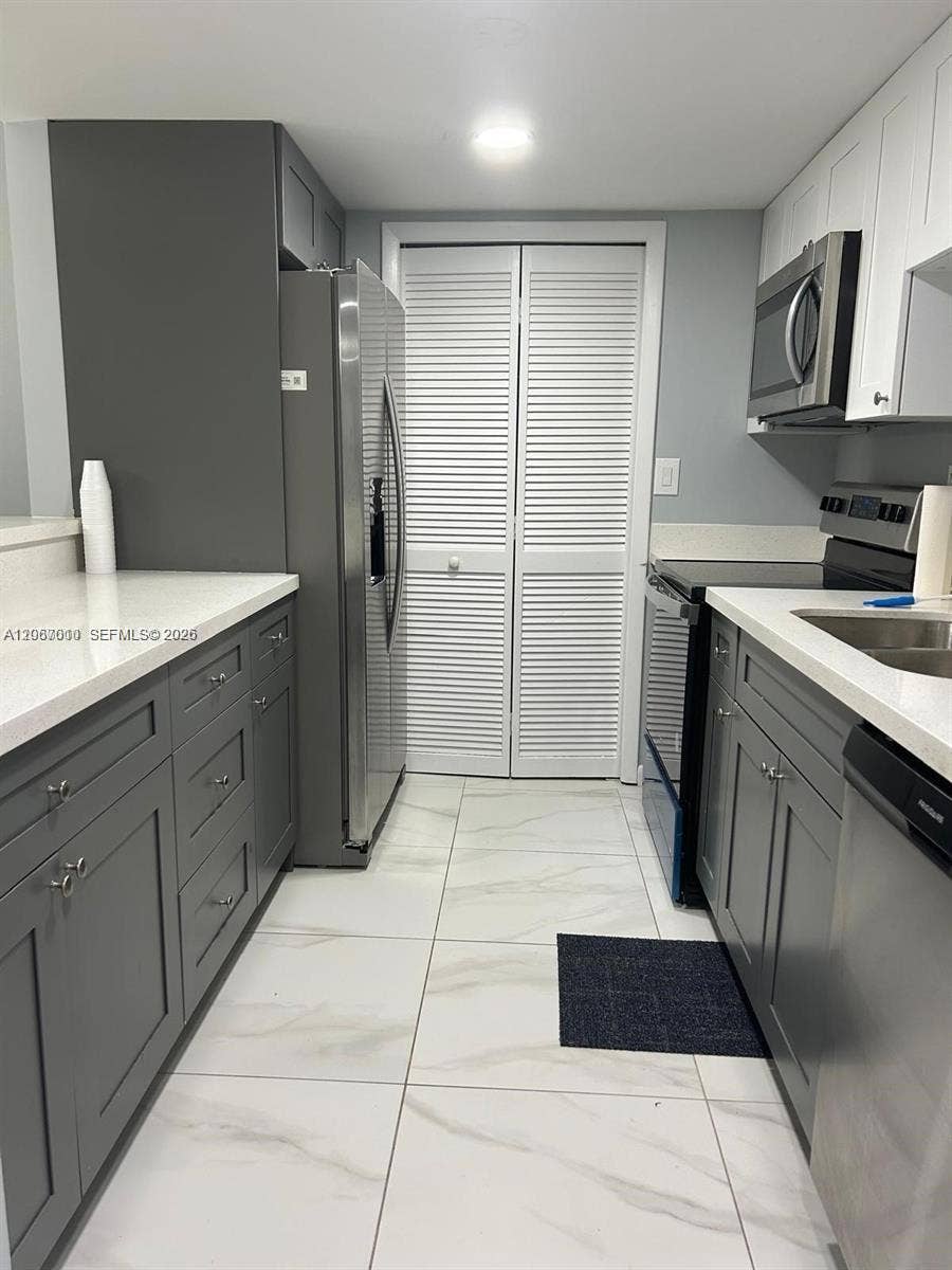 230 Lakeview Drive, #209, Weston, FL 33326 Photo 5