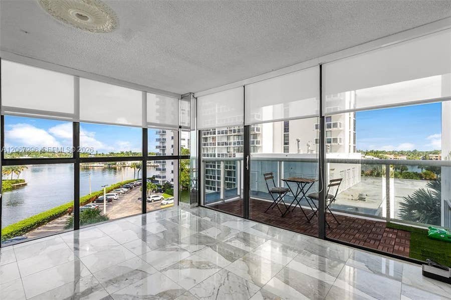 Property photo for 20505 E Country Club Drive, #533, Aventura, FL