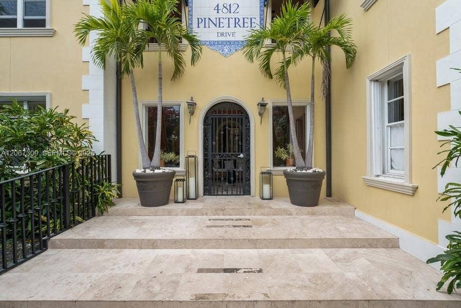 4812 Pine Tree Drive, #206, Miami Beach, FL 33140 Photo 2