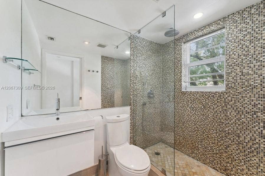 4812 Pine Tree Drive, #206, Miami Beach, FL 33140 Photo 18