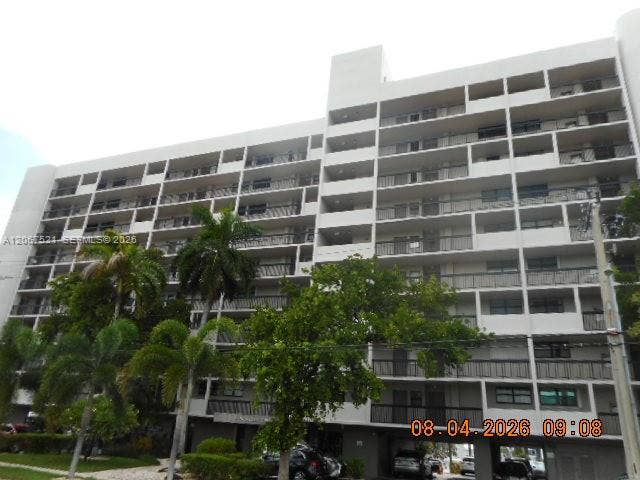 4800 Bayview Drive, #802, Fort Lauderdale, FL 33308 Photo 2