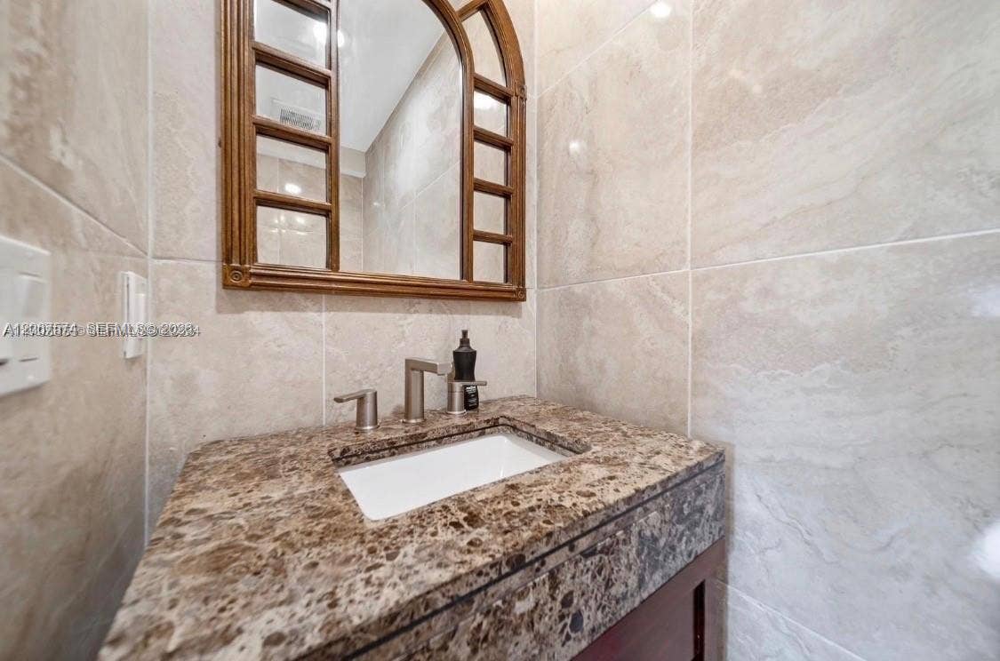 615 NW 10th Terrace, #1, Fort Lauderdale, FL 33311 Photo 3
