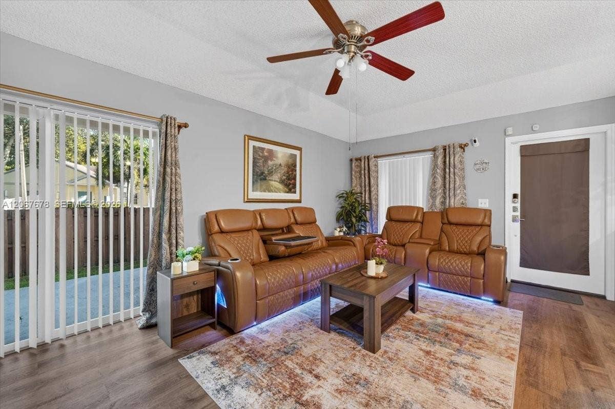 8601 SW 16th Street, Pembroke Pines, FL 33025 Photo 10