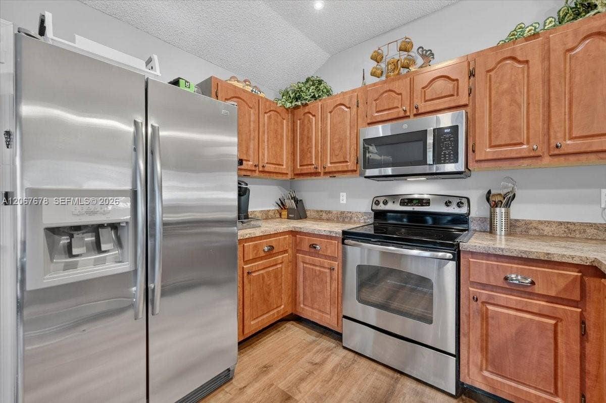 8601 SW 16th Street, Pembroke Pines, FL 33025 Photo 18