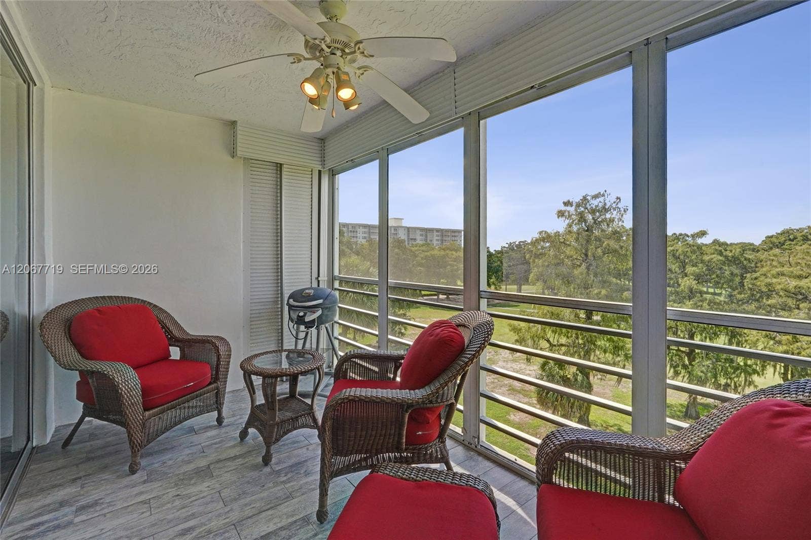 605 Oaks Drive, #504, Pompano Beach, FL 33069 Photo 11