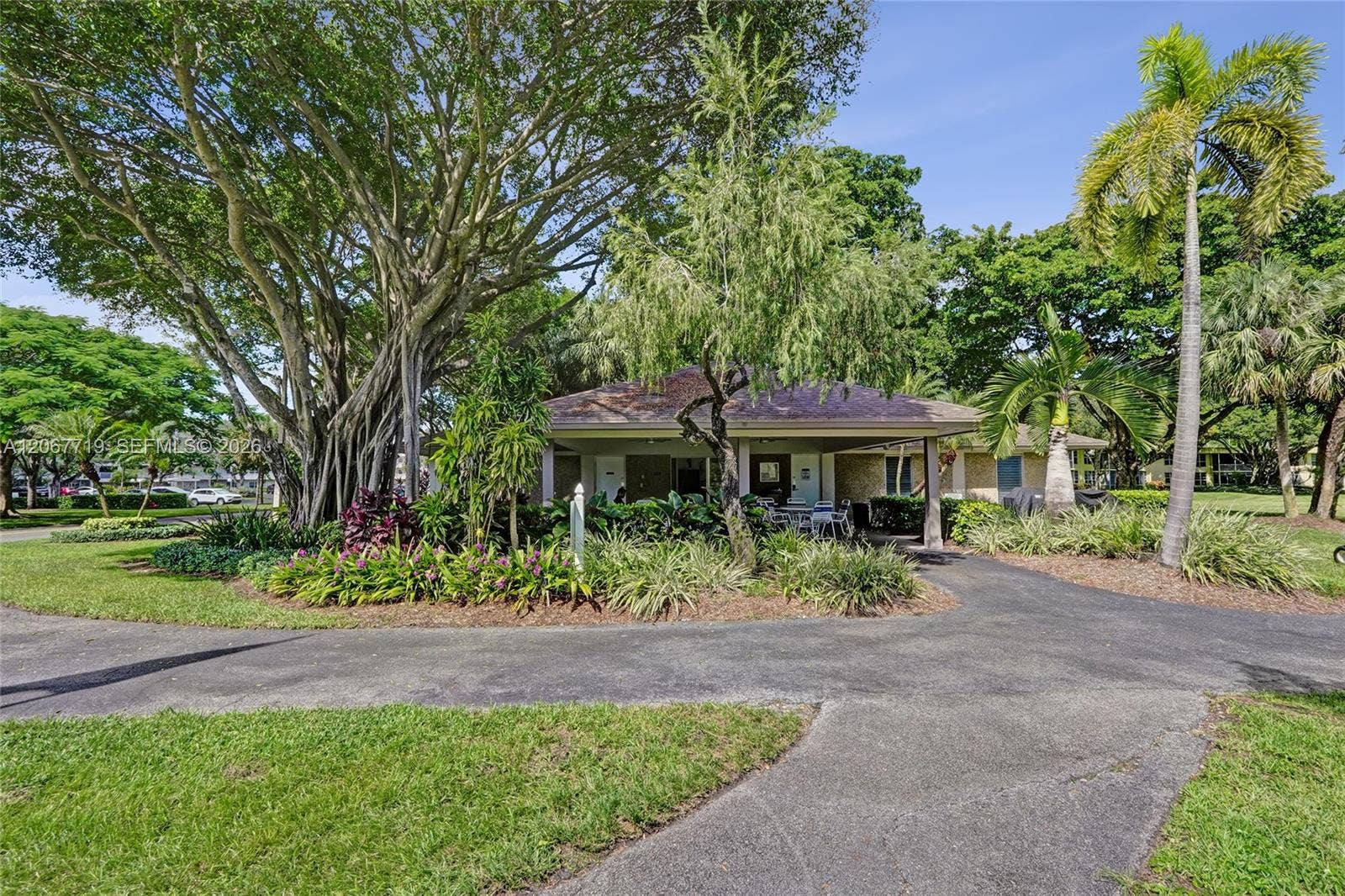 605 Oaks Drive, #504, Pompano Beach, FL 33069 Clubhouse Area