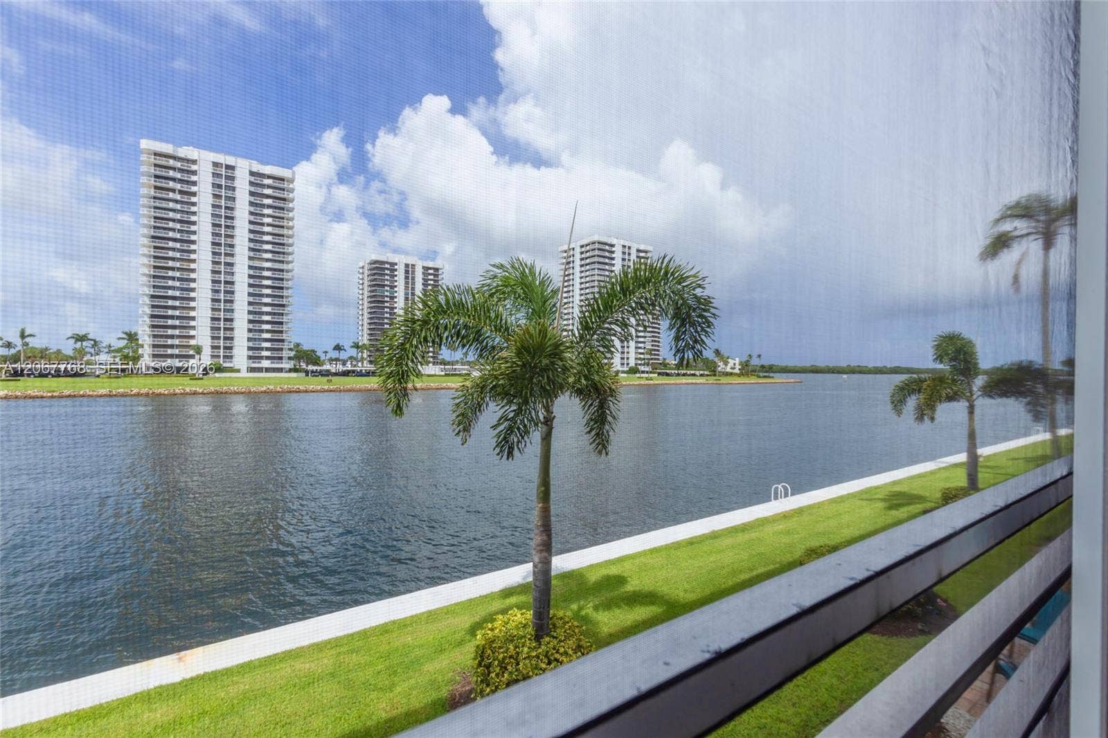 28 Yacht Club Drive, #202, North Palm Beach, FL 33408 Photo 6