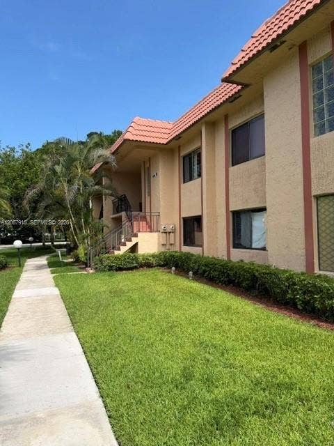 Property photo for 164 Lakeview Drive, #204, Weston, FL