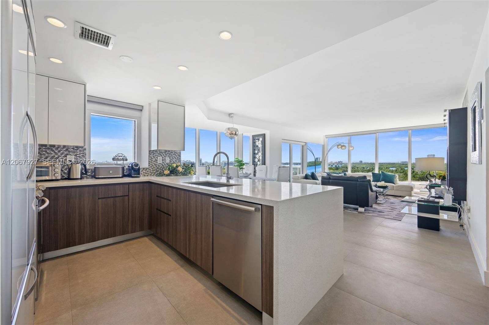 10275 Collins Avenue, #722, Bal Harbour, FL 33154 Photo 11