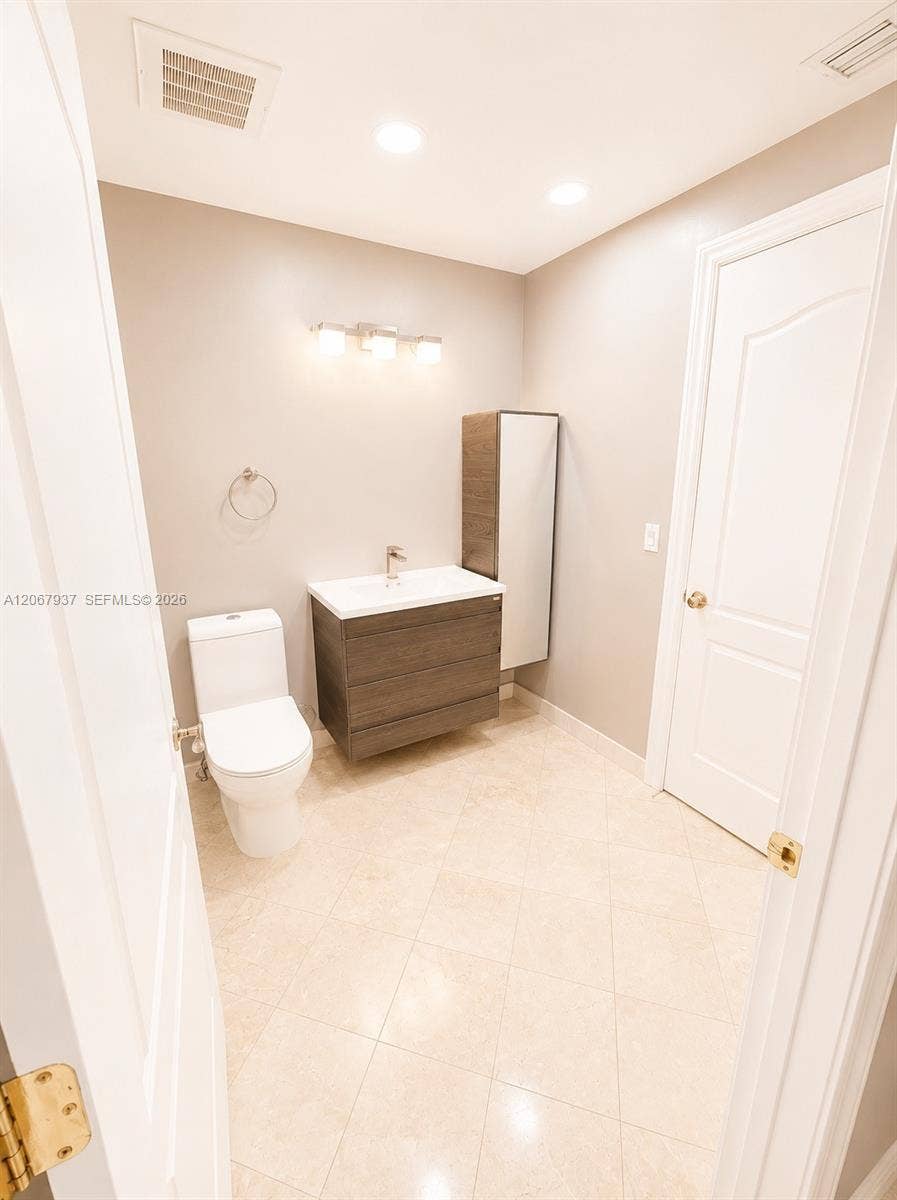 3501 N Ocean Drive, #V1, Hollywood, FL 33019 Photo 8