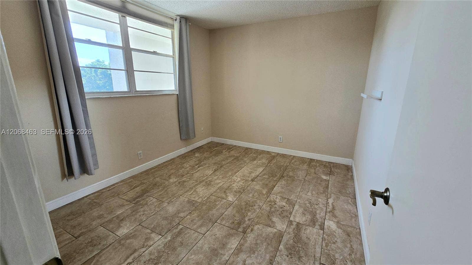 2nd Bedroom closet