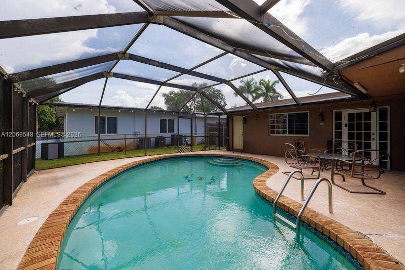 2160 NW 91st Terrace, Pembroke Pines, FL 33024 Photo 3