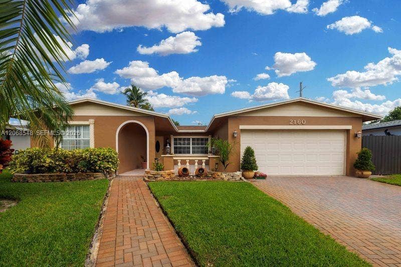 2160 NW 91st Terrace, Pembroke Pines, FL 33024 Photo 1