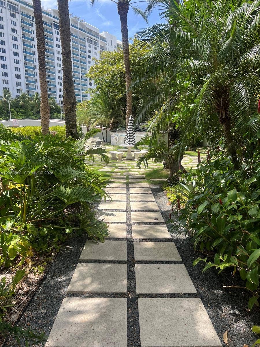 2421 Lake Pancoast Drive, #4D, Miami Beach, FL 33140 Photo 3