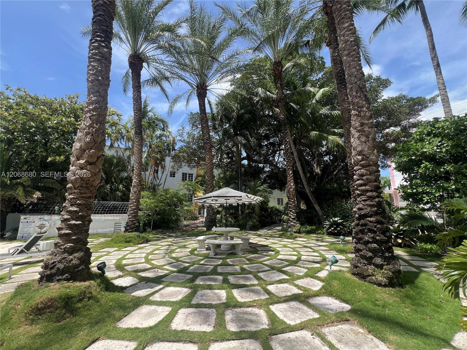 2421 Lake Pancoast Drive, #4D, Miami Beach, FL 33140 Photo 4