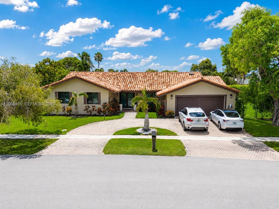 Property photo for 448 Sailboat Circle, Weston, FL