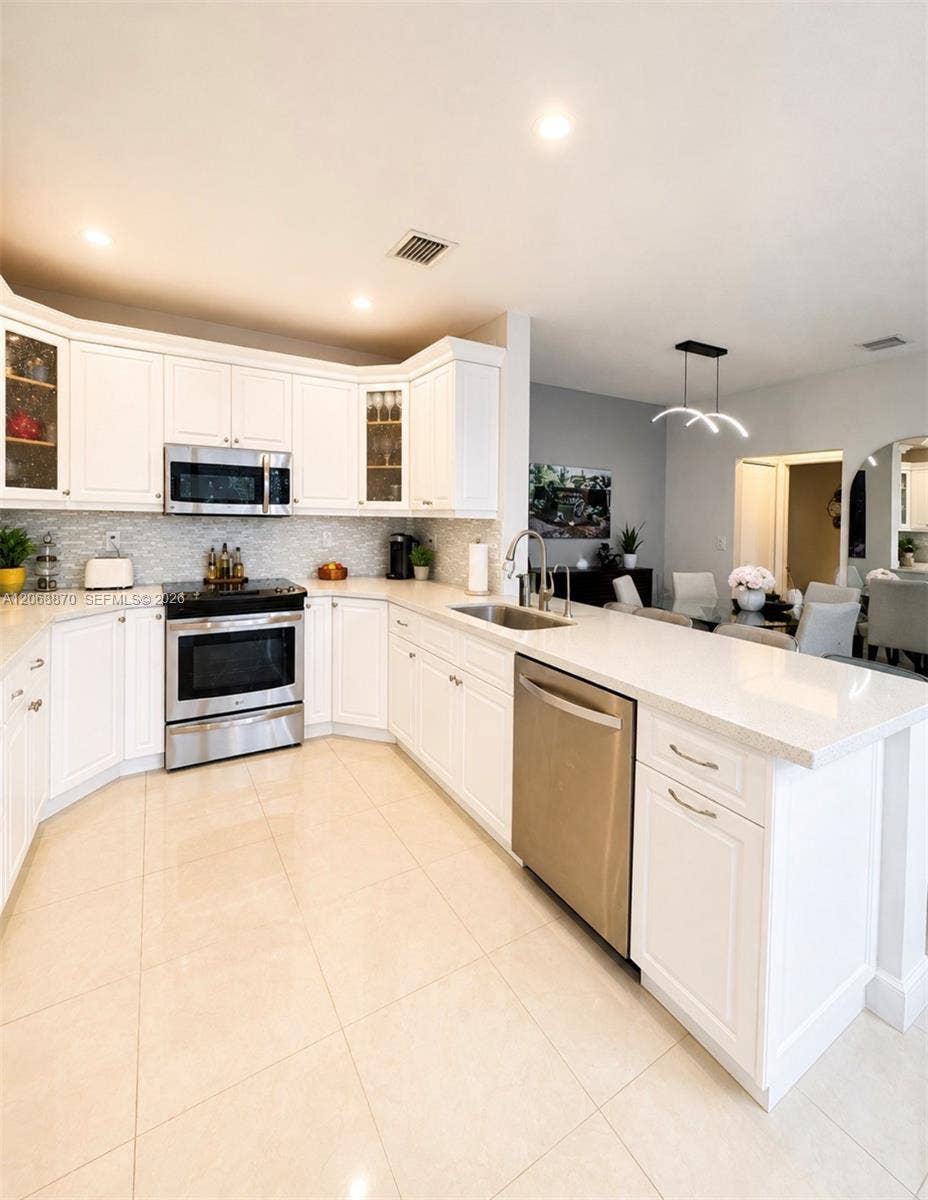 1135 Cherrypalm Lane, Hollywood, FL 33019 Photo 12