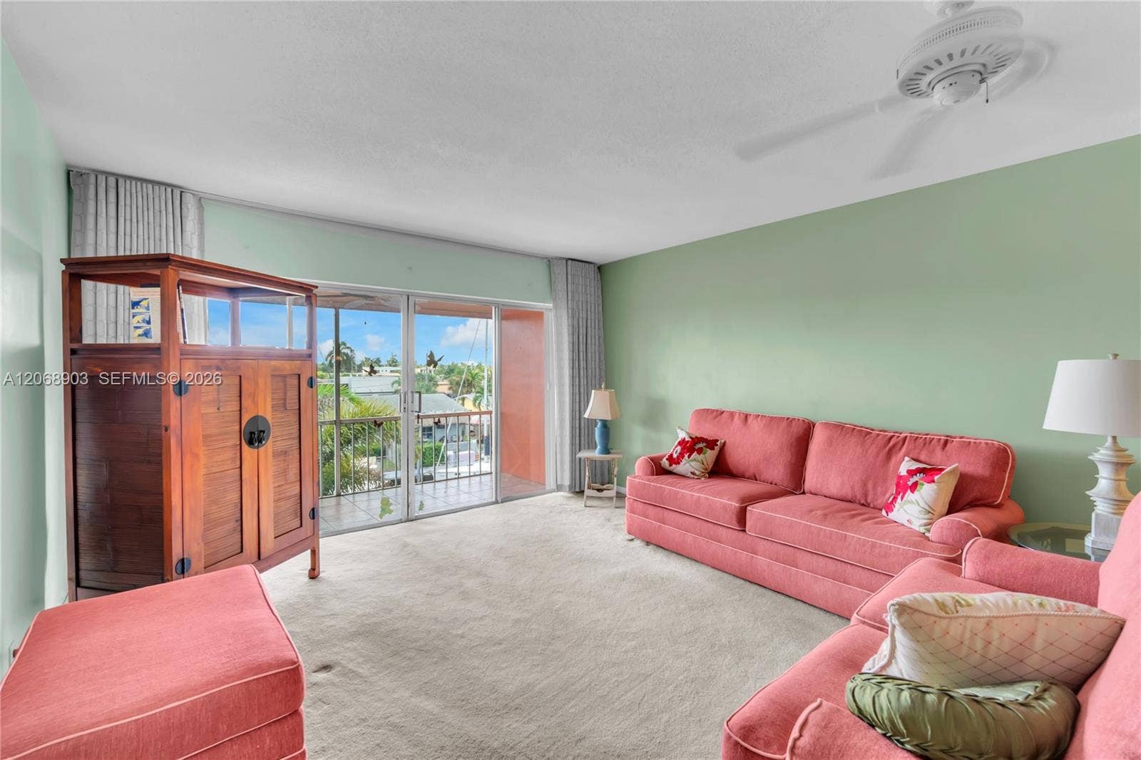 1100 SW 12th Street, #309, Fort Lauderdale, FL 33315 Spacious Living room