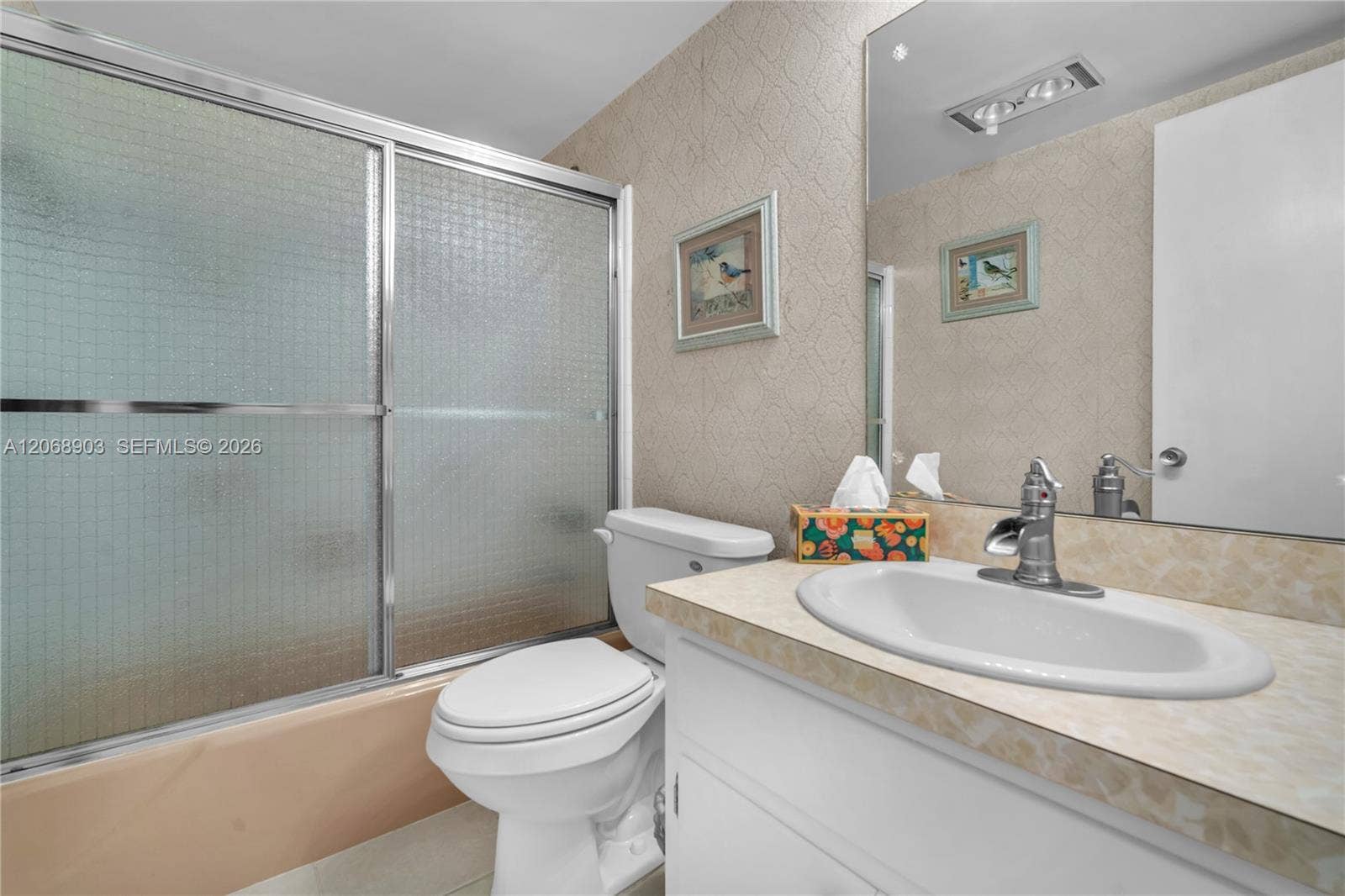 1100 SW 12th Street, #309, Fort Lauderdale, FL 33315 Convenient Guest bathroom