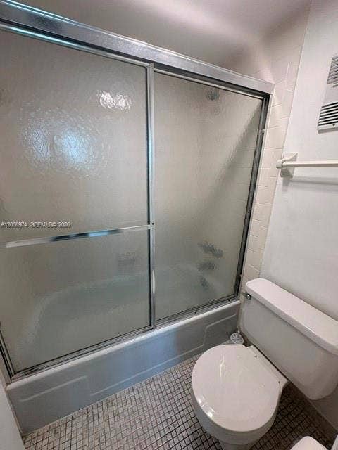 9440 Poinciana Place, #404, Davie, Davie, FL 33324 Master Bathroom
