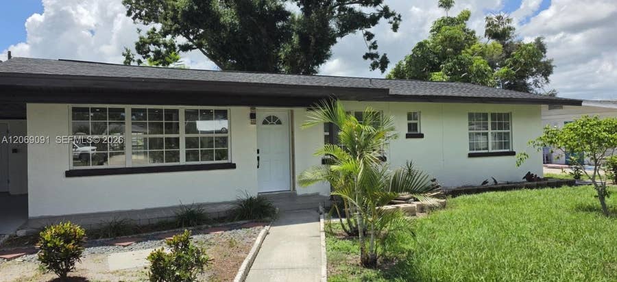 Property photo for Bradenton, FL