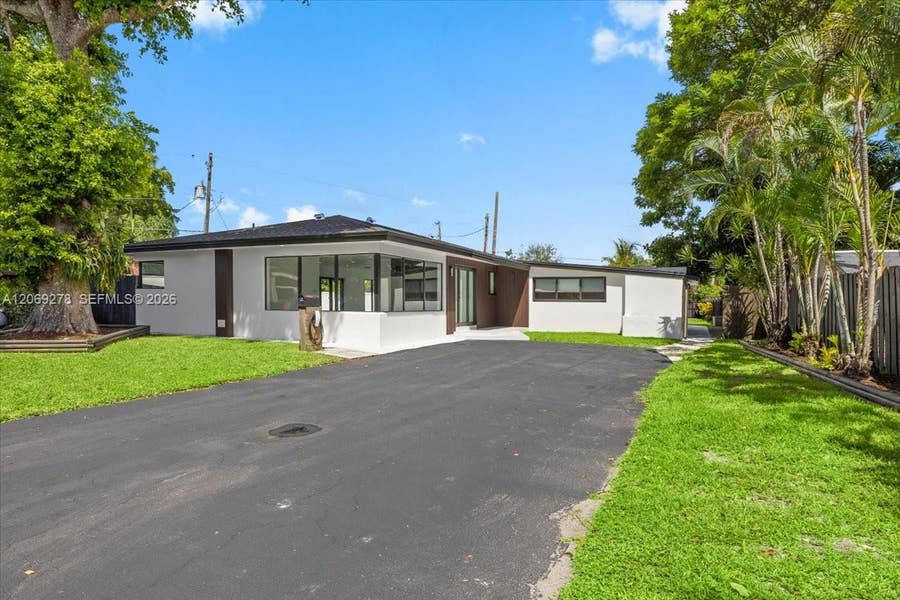 Property photo for 406 Lawn Acres Court, Hollywood, FL