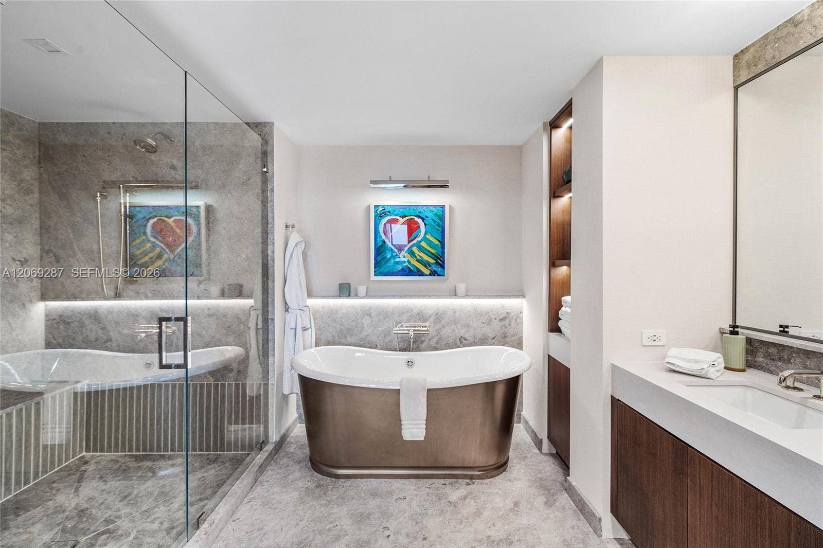 435 Bayshore Drive, #703, Fort Lauderdale, FL 33304 Soaking Tub