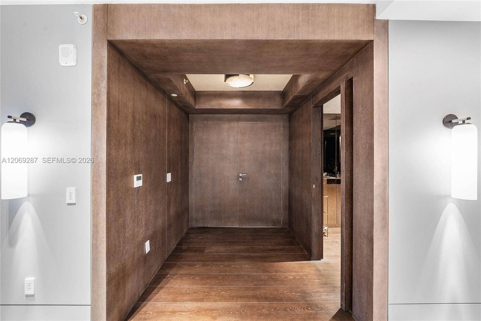 435 Bayshore Drive, #703, Fort Lauderdale, FL 33304 An elegant private elevator foyer provides a discreet and impressive arrival directly into the residence.